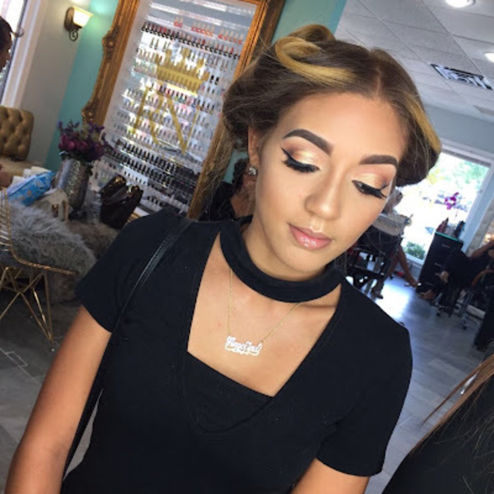 Meet your Posher, Angelina